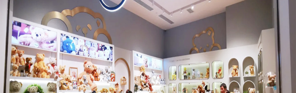 百年毛绒玩偶品牌（Steiff）史戴芙礼品店软膜灯箱展示效果图